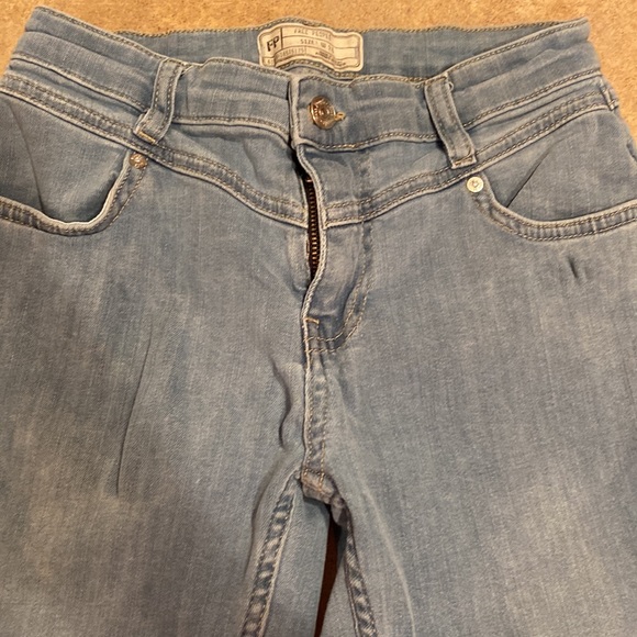 Womens Free People jeans size 26 inseam measures about 26.5” - Picture 4 of 9